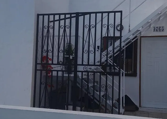 Playa Montana Amarilla Sunset,pool בית נופש